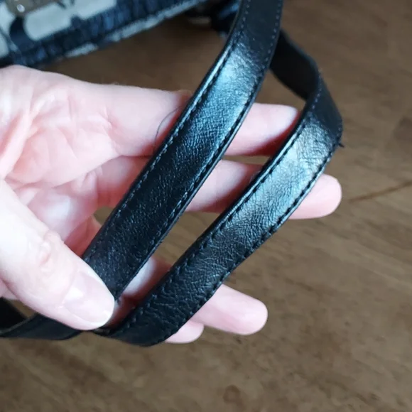 Coach Gallery Signature Tote w/ a Wristlet (RARE) - Picture 15 of 17